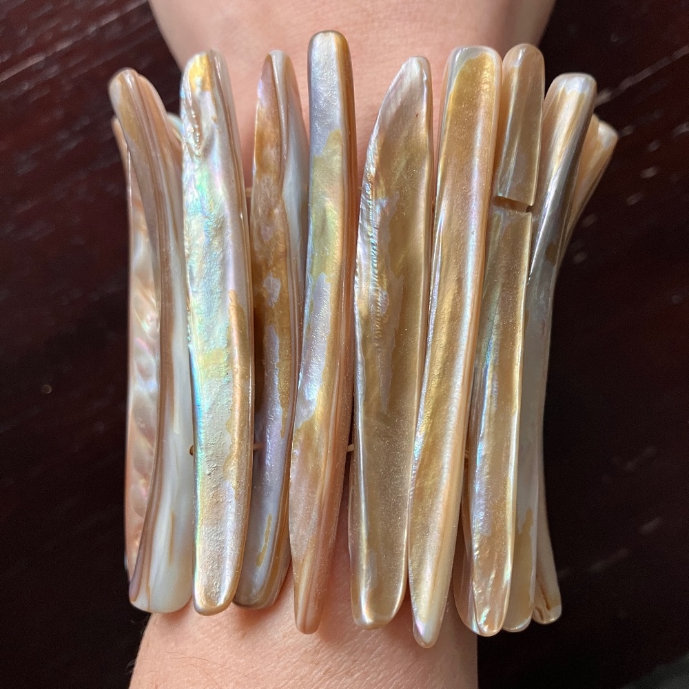 VINTAGE SHELL BRACELET
